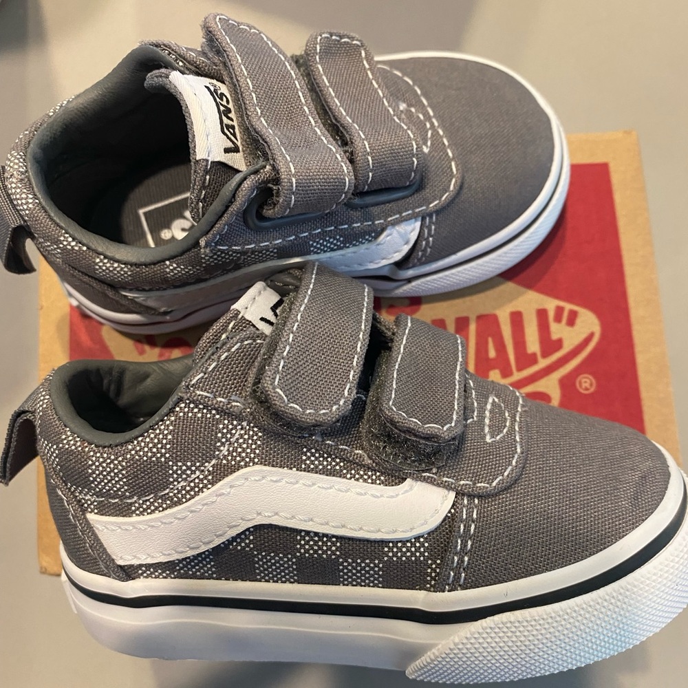 Vans. Toddler 4. Checked Dot New in Box